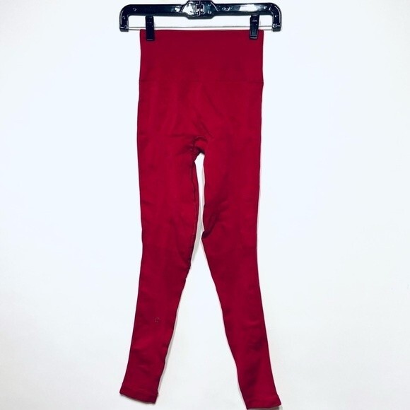 Lululemon Zone Tight Leggings in Cranberry 2 - Picture 11 of 13